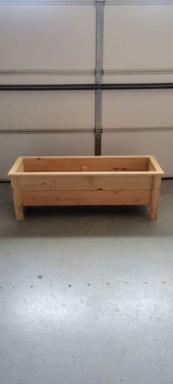 Planter box