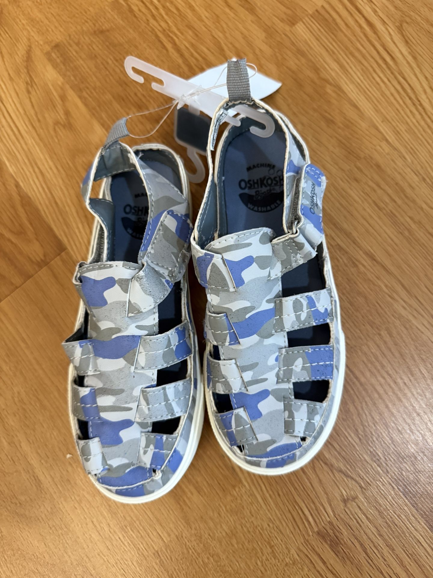 New Boys Oshkosh Sz 12 Shoes