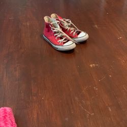 Size 7 Women’s Converse