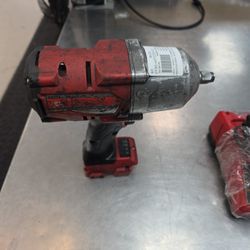 Milwaukee Impact Wrench With Battery And Charger 