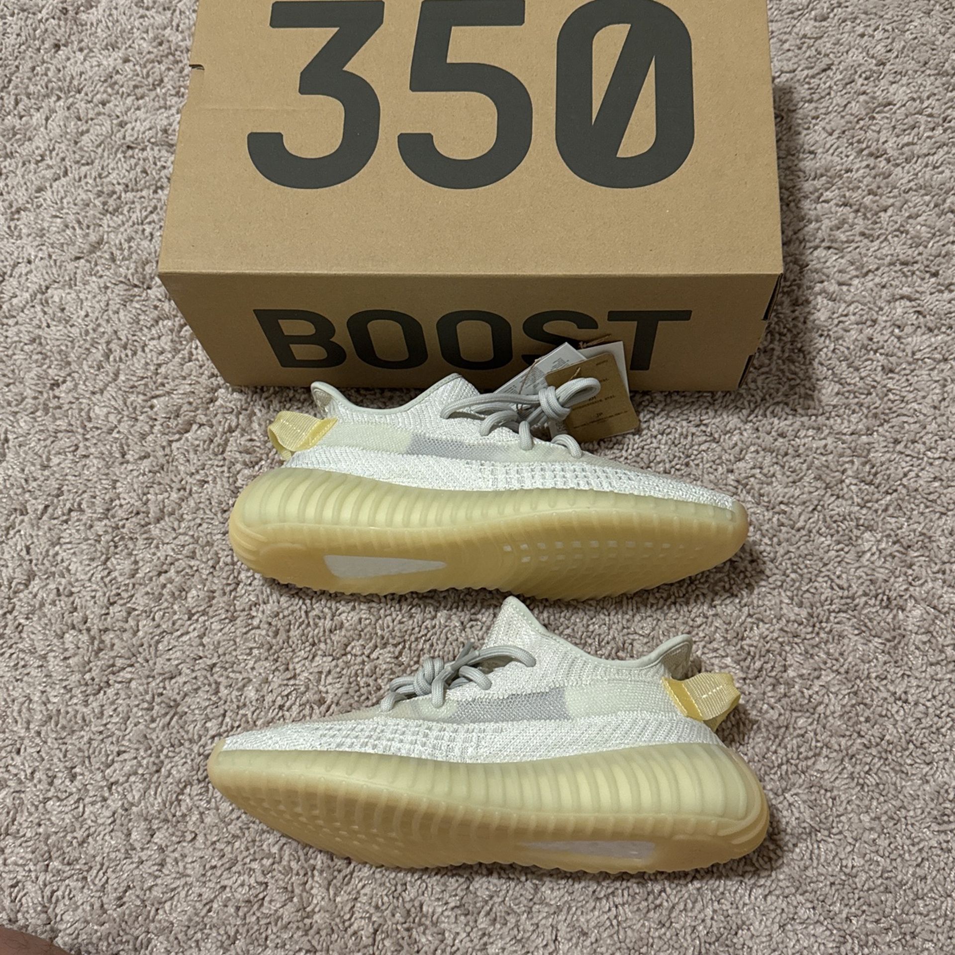 Adidas Yeezy Boost V2 Light Size 7.5M
