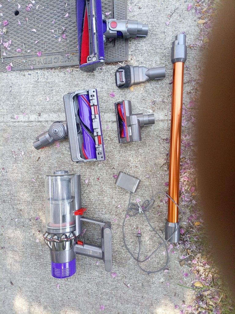 Dyson V10 ...Used Total Maybe 5 X .......$125