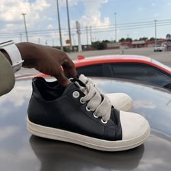 Adidas x Pharrell Williams sneakers 