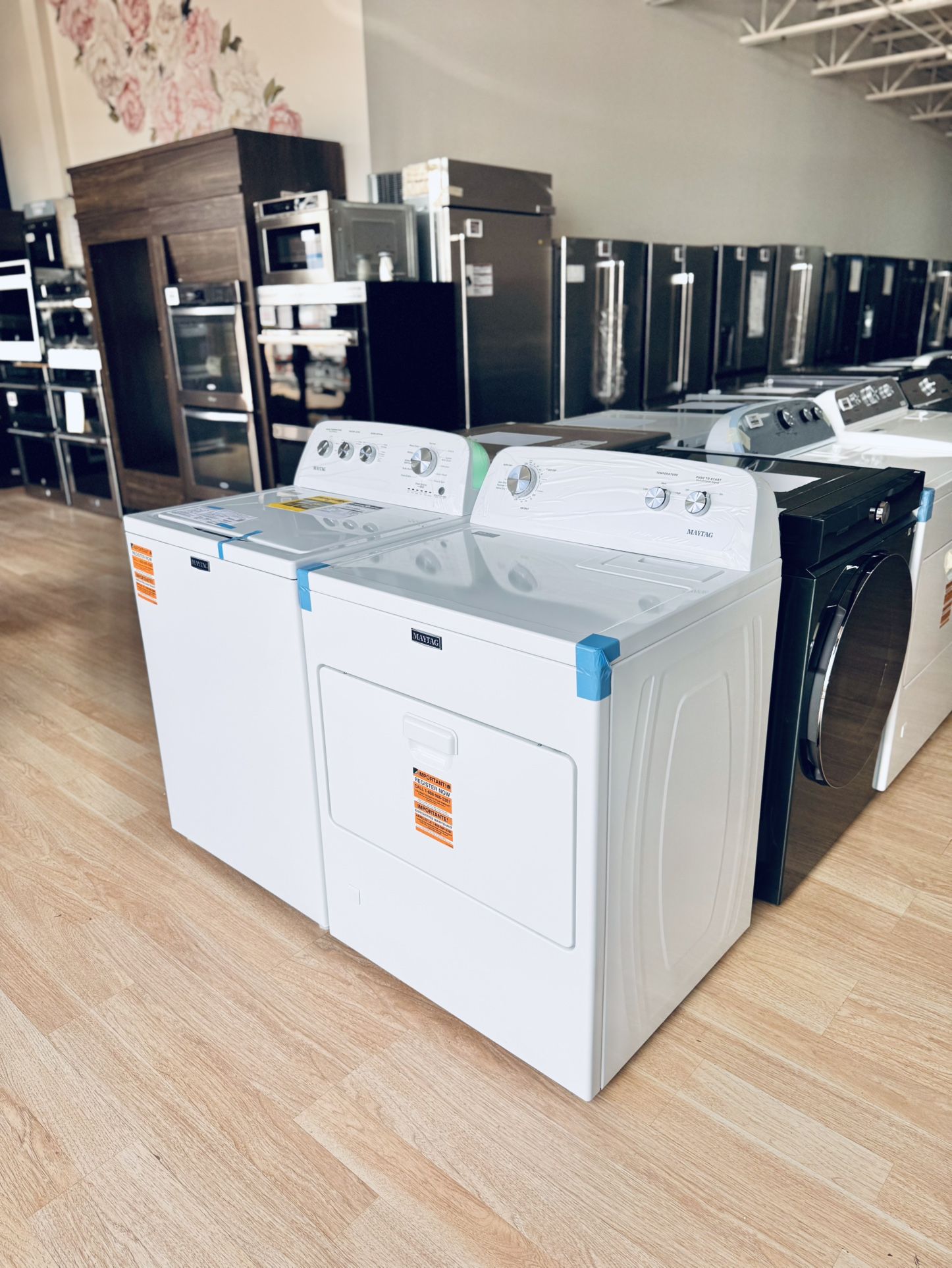Brand-New Maytag 3.8 cu.ft top load washer and 7.0 cu.ft front load gas dryer set! (MGD4005SW_MVW4005SW)