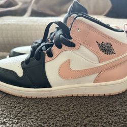 Nike Shoes – Youth Size 3.5– $65 