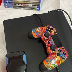 PS4 Slim 