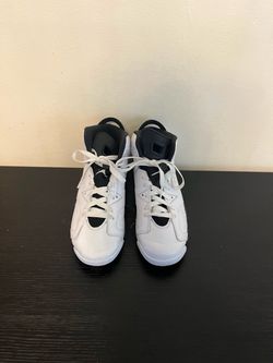 Jordan 6’s White and Black (size 6Y)