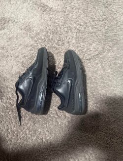 Black AirMax size 9 m