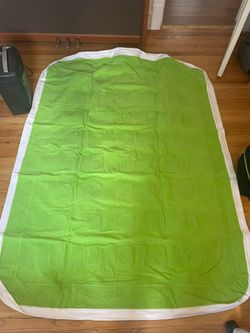 Queen sized air mattress with built in pump