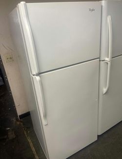 Whirlpool Top Mount Refrigerator, White, Good Condition with Adjustable Shelves
