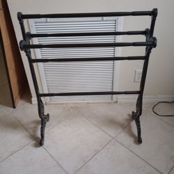 Vintage Bombay Company Black Metal Towel Drying Rack Stand Hanger Dryer Clothes Clothing Linens Quilt Blanket 