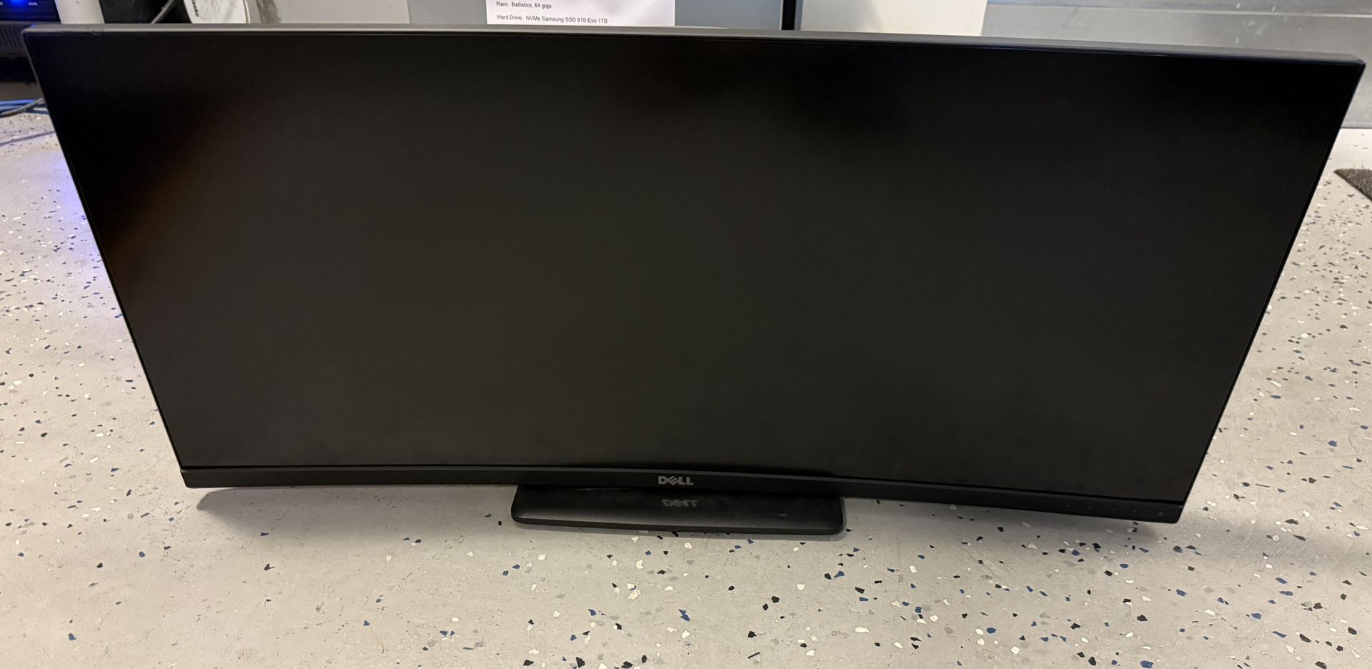 Dell UltraSharp 34” Curved Ultra Wide Quad HD IPS LCD Montior