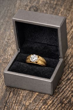 Unisex Diamond Solitaire Solid 18 K real Gold, Size 9