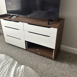 FREE - 6 Drawer Dresser