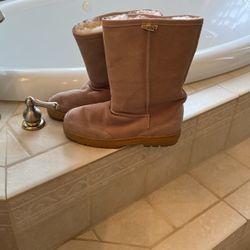 Bearpaw Boots- Light Camel 