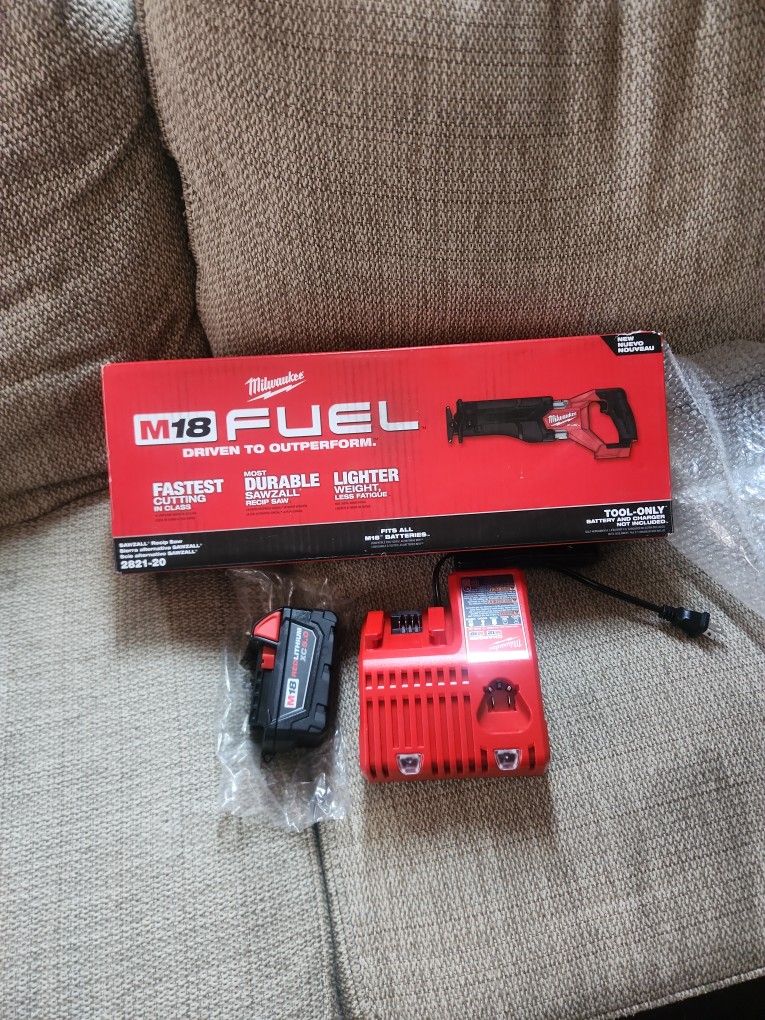 Milwaukee
M18 FUEL GEN-2 18V Lithium-Ion Brushless Cordless SAWZALL Reciprocating Saw battery 5.0ah and charger