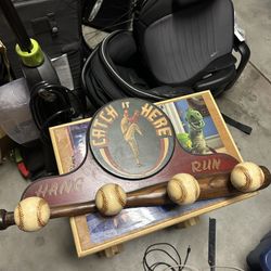 Catch It Here Hang Run Coat Hanger 