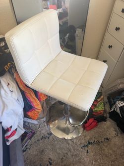Vanity chair