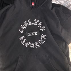 Supreme Hoodie