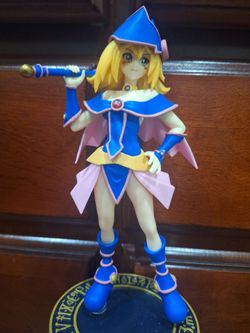 Dark magician girl figure