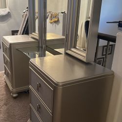 Diva Makeup Vanity 