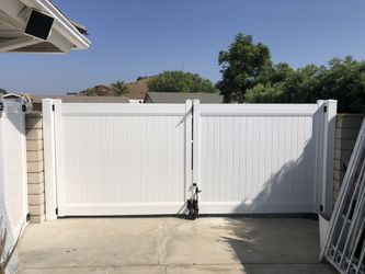 Vinyl Double Gate