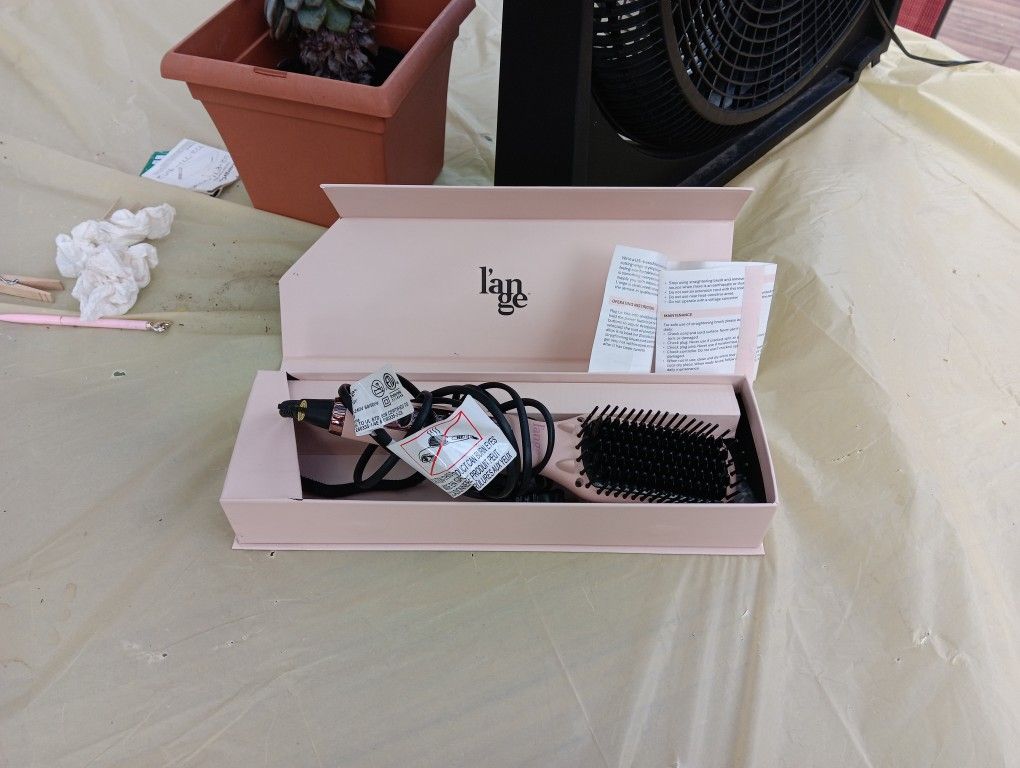 Lang'e Ceramic Straightening Brush