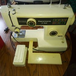 Vintage Kenmore 10 Stitch Sewing Machine 