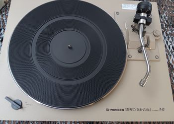 Pioneer Vintage PL-512 TURNTABLE /RECORD PLAYER