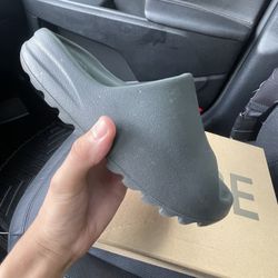 Yeezy Slides 