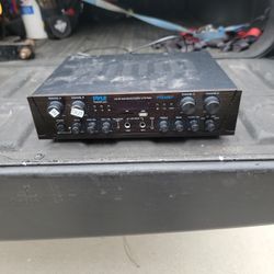 Pyle 4 Ch Amplifier With FM radio 