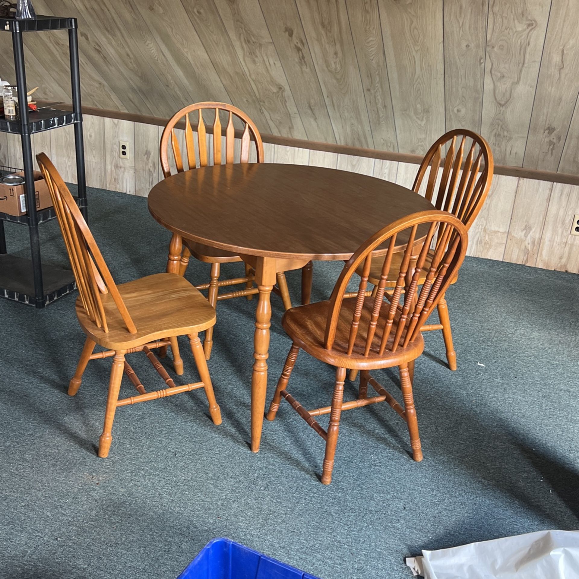 Kitchen Table And 4 Chairs