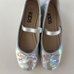 Girls Shoes - Silver  litmus /Tornasoles  Sizes 1-2