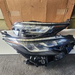 2021,2023 Toyota Siena PAIR OF Headlights