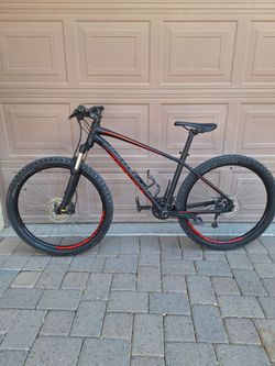 SPECIALIZED PITCH EXPERT 27.5 INCH MOUNTAIN BIKE LIKE NEW ( CHECK MY OTHER BIKES)