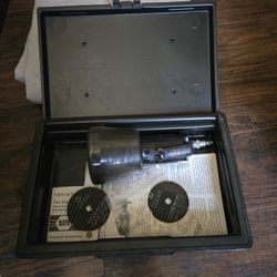 CUT OFF TOOL WITH CASE AND EXTRA CUT-OFF WHELS 