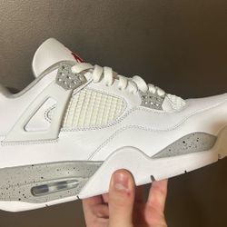 Jordan Retro 4 "White Oreo" Size 9.5
