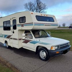 1994 Toyota Winnebago Camper - Adventure Awaits!