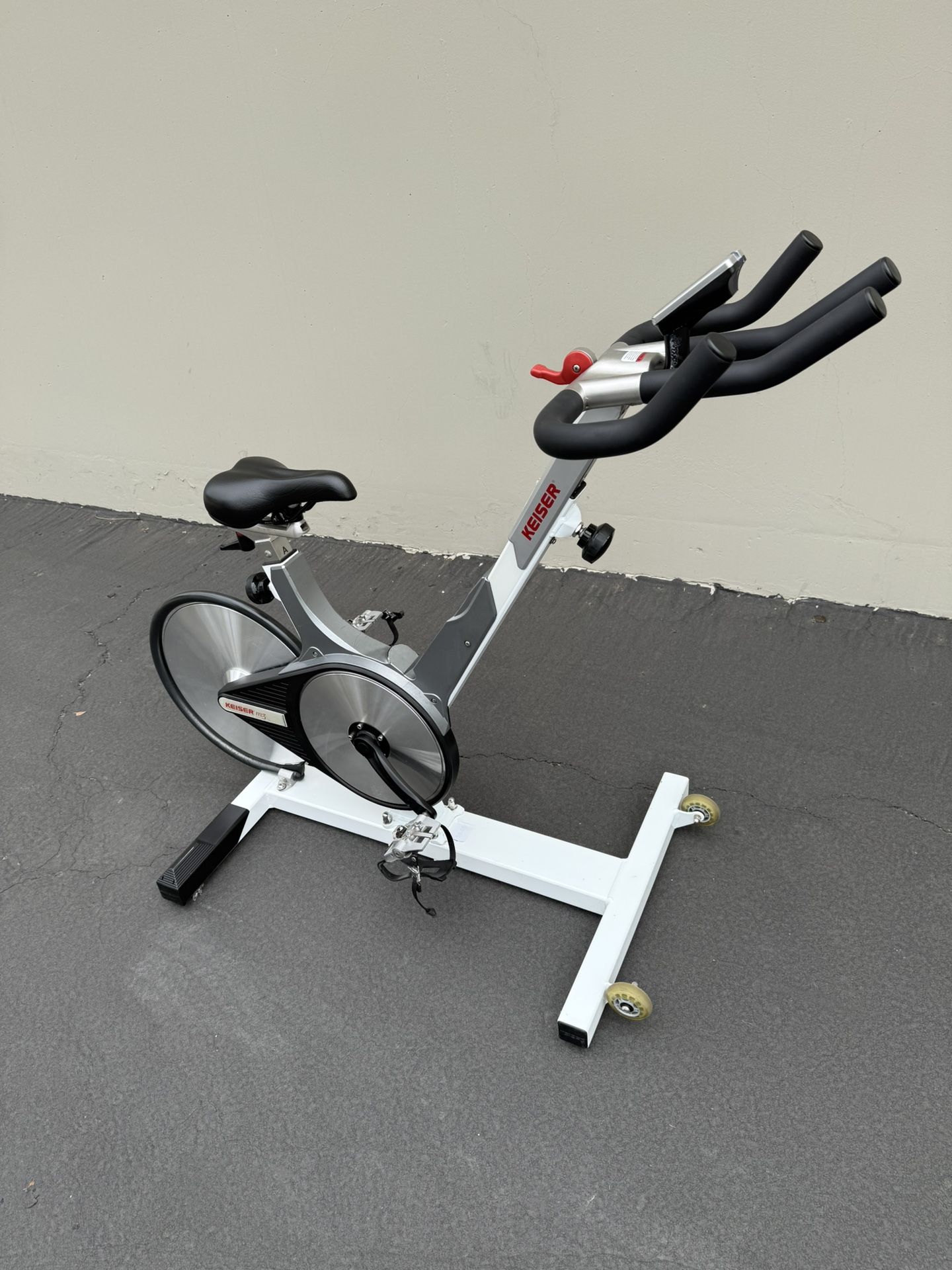 White Keiser M3 Spin Bike With Monitor In Great Condition