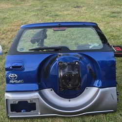 Toyota rav 4 rear door