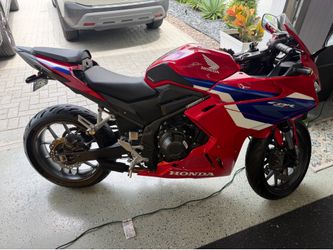 2025 Honda CBR500R with low mileage  (2k)