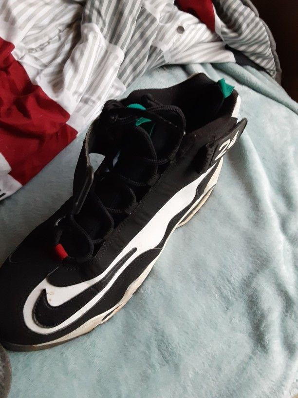 Nikes Almost New