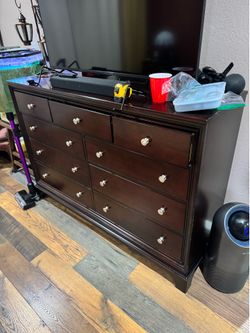 Dresser