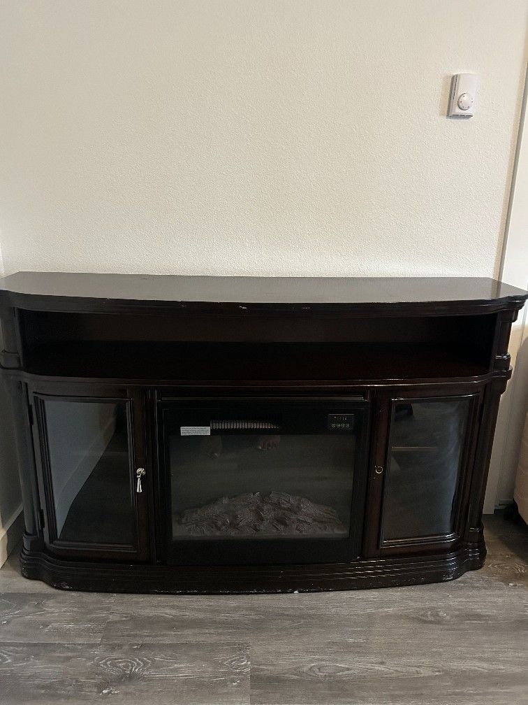 TV FIREPLACE