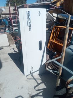 Dodge Laramie Tailgate 4x4 With Cables