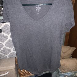 Women’s Gray T-Shirt V-Neck size M Medium 