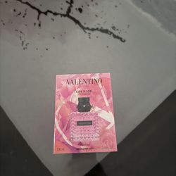 Valentino Perfume 