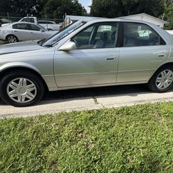 2000 Toyota Camry 