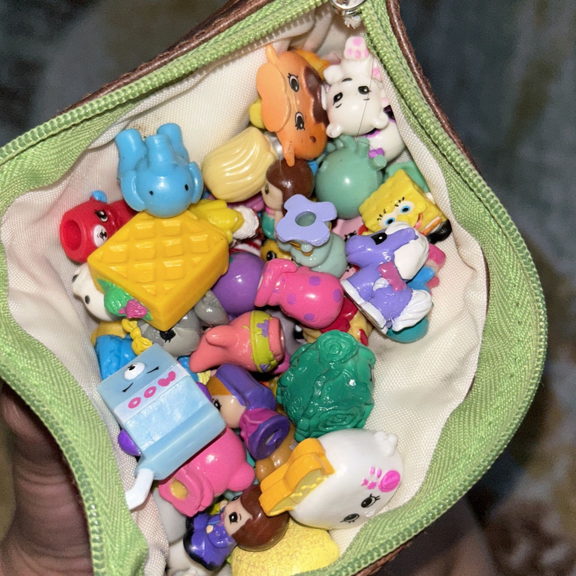 Shopkins And Squeakies
