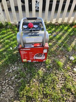 Shop Husky
2 Gal. 135 PSI Portable Electric Oil-Free Quiet Jobsite Air Compressor with Dual Pressure Gauges and 1-Quick Coupler
Questions &